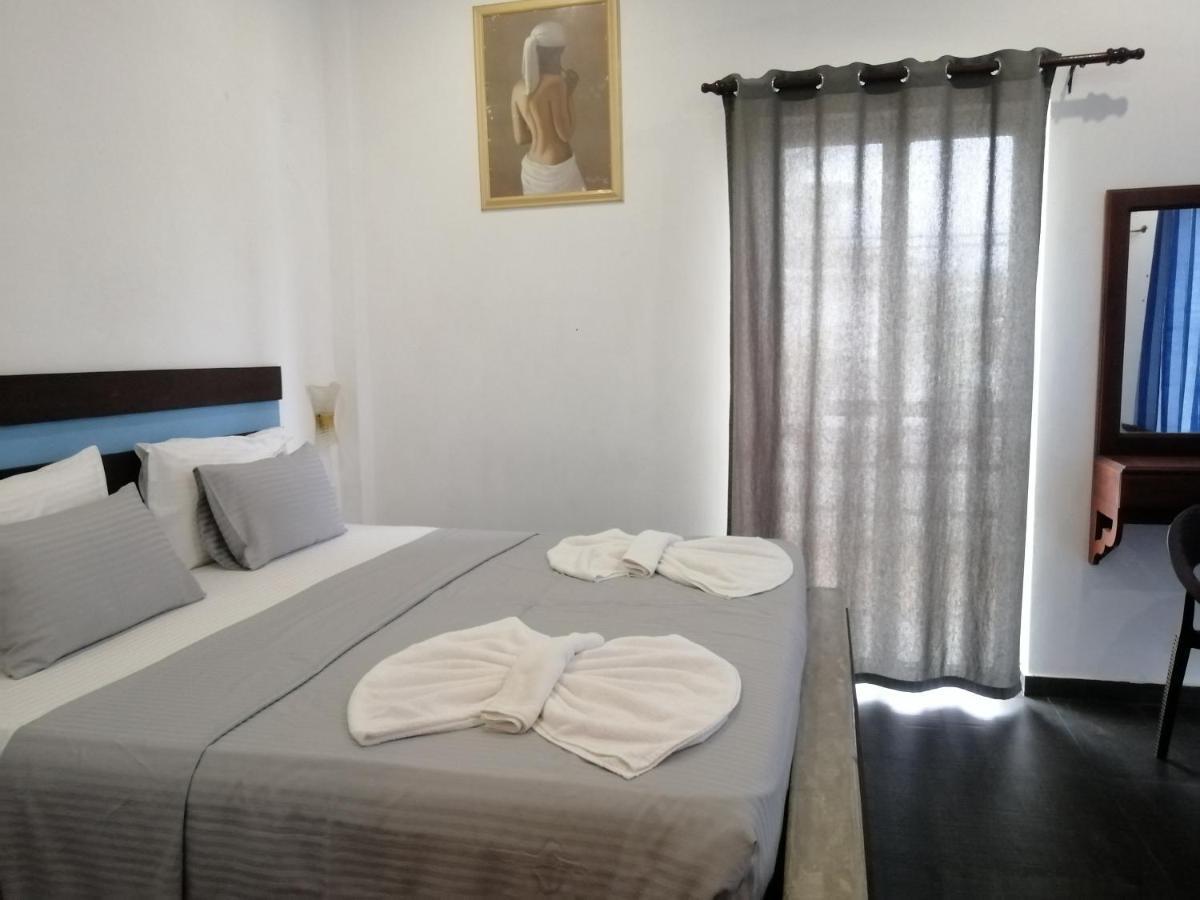 Le Petit Hotel & Restaurant Negombo Eksteriør bilde