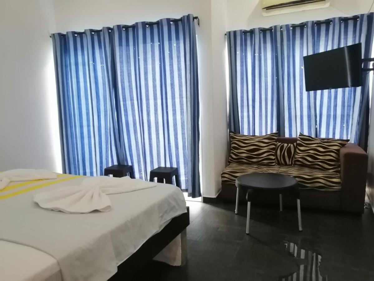 Le Petit Hotel & Restaurant Negombo Eksteriør bilde