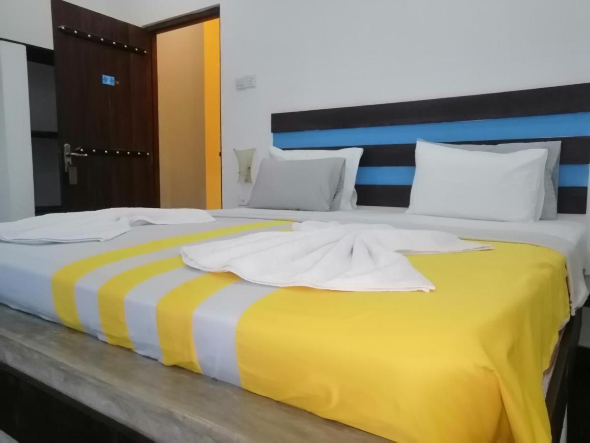 Le Petit Hotel & Restaurant Negombo Eksteriør bilde