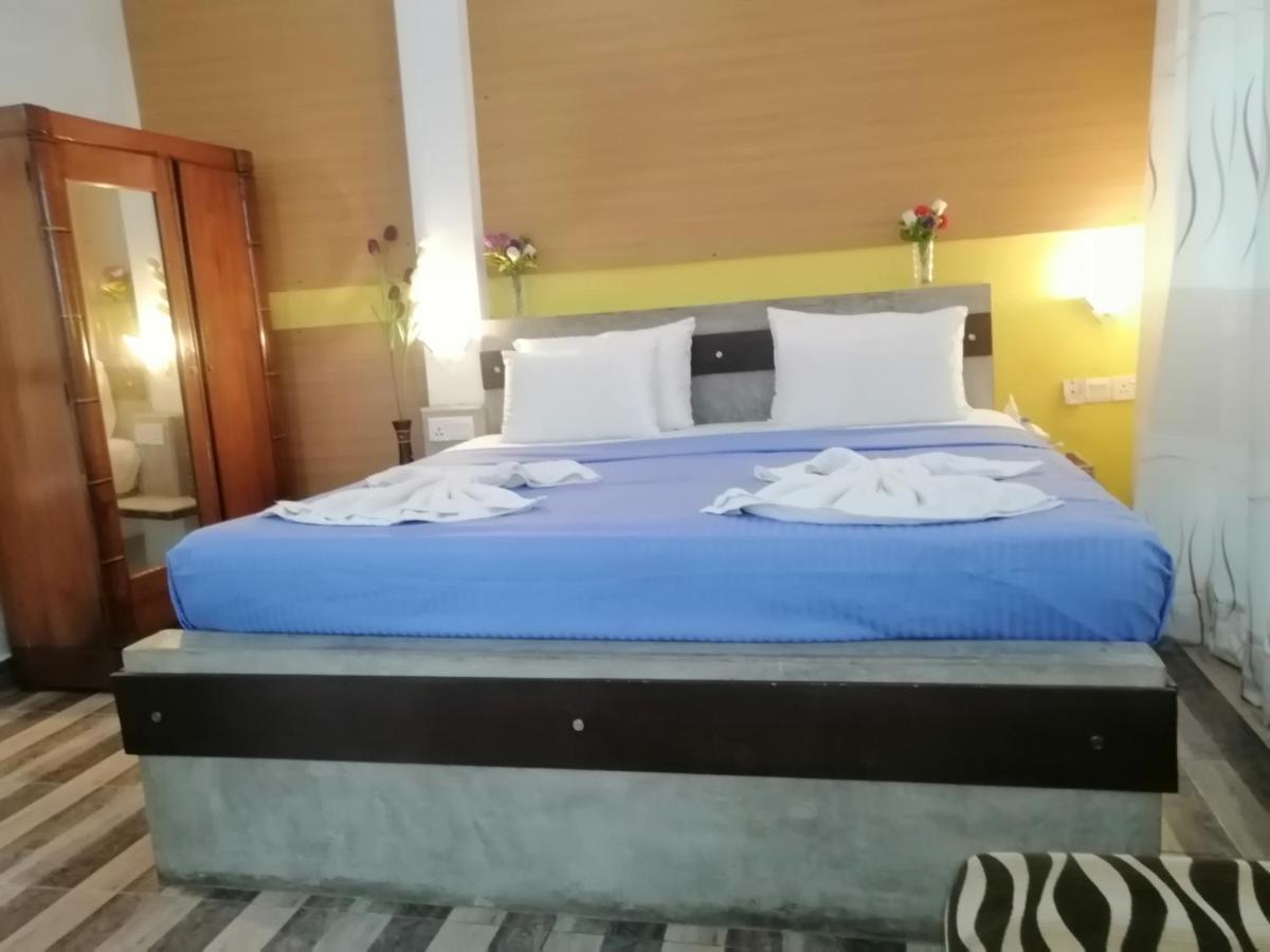 Le Petit Hotel & Restaurant Negombo Eksteriør bilde