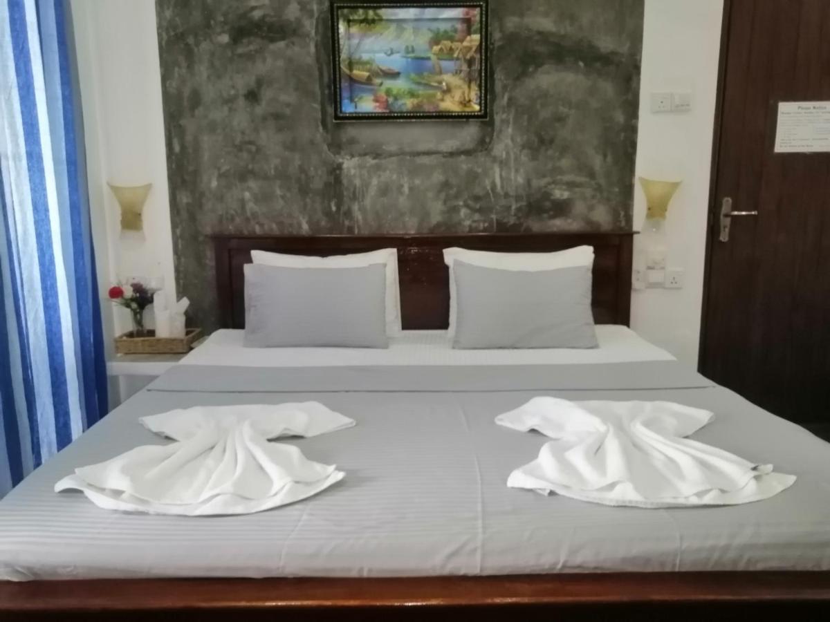Le Petit Hotel & Restaurant Negombo Eksteriør bilde