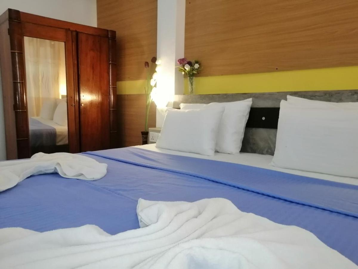 Le Petit Hotel & Restaurant Negombo Eksteriør bilde