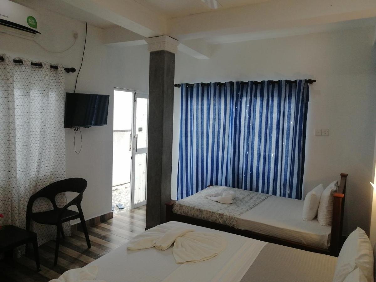 Le Petit Hotel & Restaurant Negombo Eksteriør bilde