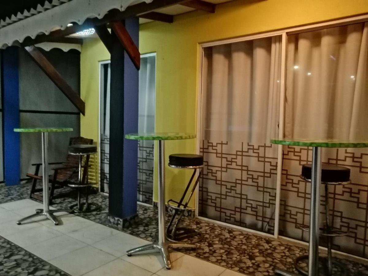 Le Petit Hotel & Restaurant Negombo Eksteriør bilde