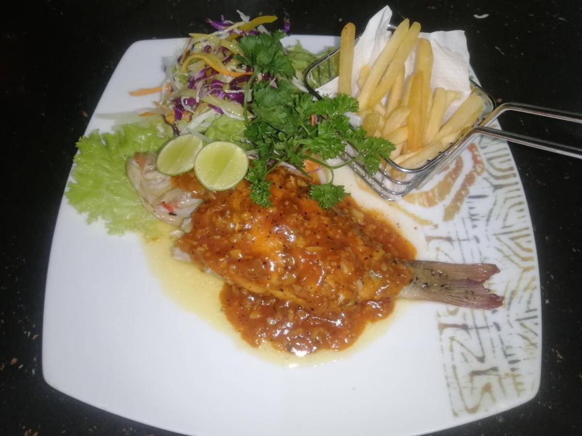 Le Petit Hotel & Restaurant Negombo Eksteriør bilde
